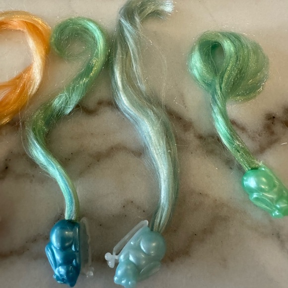 Vintage Lady Lovely Locks Pixie tails - Picture 3 of 3